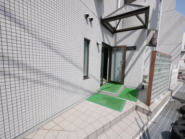 伊川谷マンションのエントランス