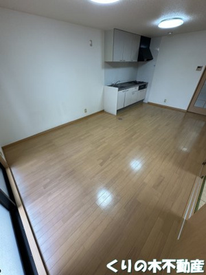 【居間・リビング】 | エルドラード真木 | ゆったり過ごせるリビングです（同タイプのお部屋です。現況を優先します。）
