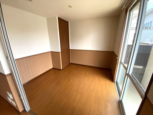 ヴェルデメゾンさだいわ　Ｃ棟の洋室
