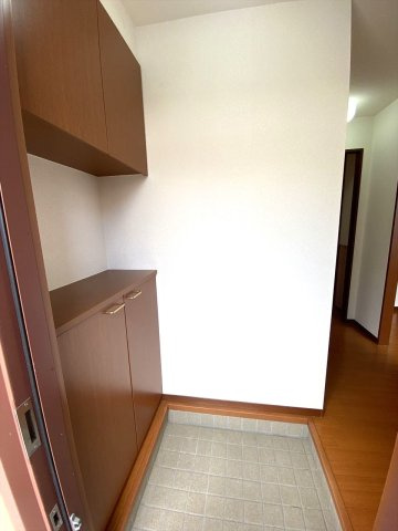 ヴェルデメゾンさだいわ　Ｃ棟の玄関