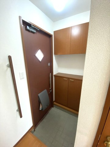 ヴェルデメゾンさだいわ　Ｃ棟の玄関