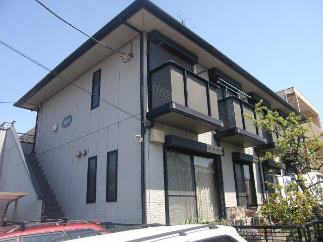 サンモールの外観|南向きで陽当たり良好です
