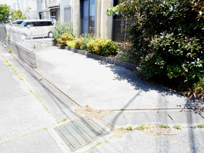 【駐車場】 | 中古　岩槻区　南平野　全1棟　1号棟　38坪　角地 | 駐車場があります。価格変更してます。