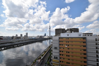 【展望】 | 物件のお問い合わせは、 ０３－６７２１－０８１８までお気軽にどうぞ！
バルコニーからの眺望　リバー＆スカイツリービュー
