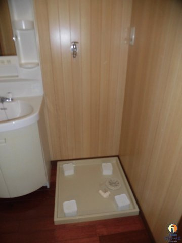 シティコーポ八女の設備|防水パン付き室内洗濯機置き場です