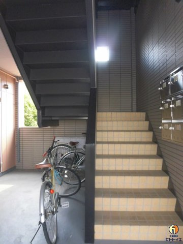 シティコーポ八女のその他共用部分|上階へ続く階段です