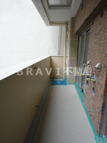 プレサンス本町ジョイス　BRAVI不動産のバルコニー|【プレサンス本町ジョイス】開放的で明るい空間を演出してくれるバルコニーです