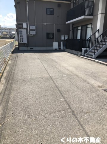 【駐車場】 | ハイムA.D.21 B棟 | 車をお持ちの方に嬉しい駐車場付きの物件です