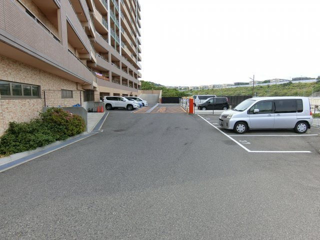 パルメーラ垂水ヒルズの駐車場|駐車場は平面式と機械式の併用です