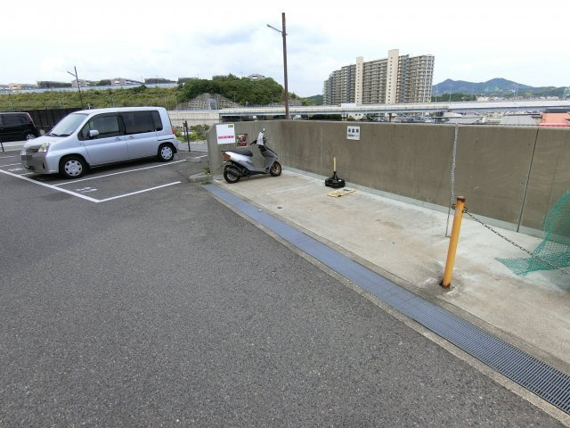 パルメーラ垂水ヒルズの駐車場|来客用駐車場もあります