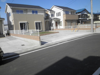 【前面道路含む現地写真】 | 前面道路含む現地写真です