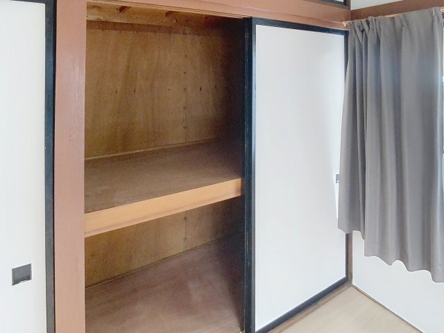 印役5丁目6-19貸家の収納