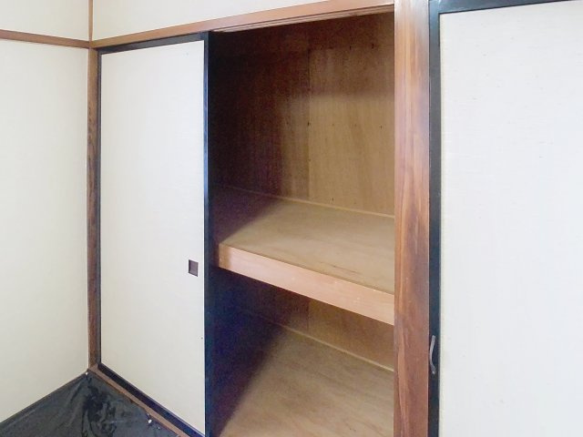 印役5丁目6-19貸家の収納