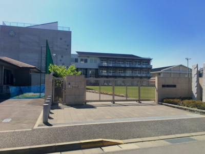 【周辺】 | 八幡町1丁目売地 | 徒歩1分圏内にある坂出市立坂出小学校の写真です。