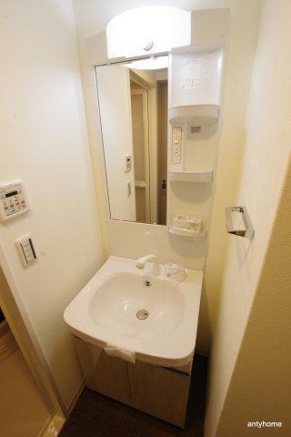 ミラージュパレス梅田グランツ　仲介手数料無料の洗面所