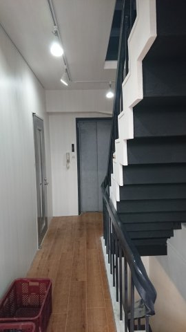 ＦＡＭビルのエントランス