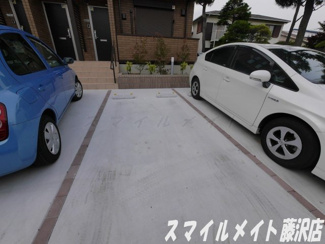 【駐車場】
