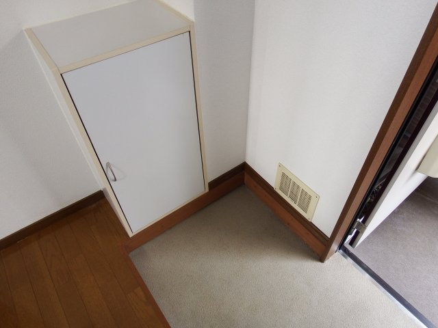 ヒーリングシティ東原の玄関