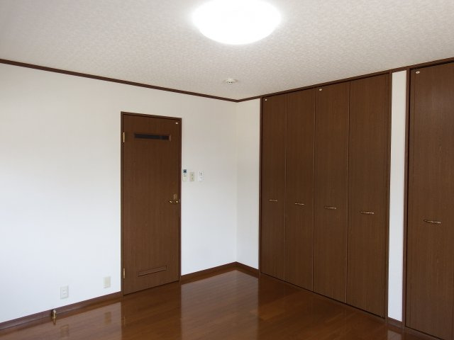 ヒーリングシティ東原の洋室