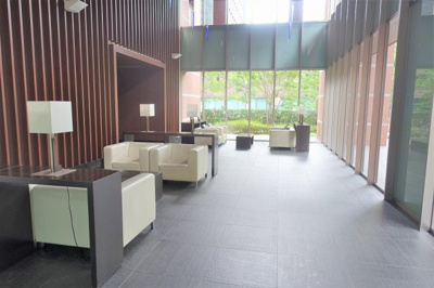 【エントランス】 | ヴィークタワーＯＳＡＫＡ | 明るく開放的なエントランスロビーが有ります♪