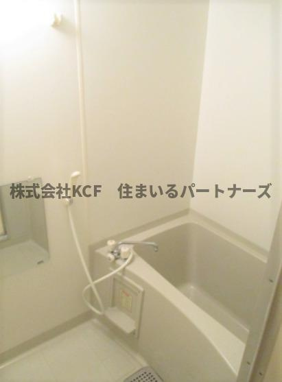 ハレアカラC棟の浴室|落ち着いた空間のお風呂です