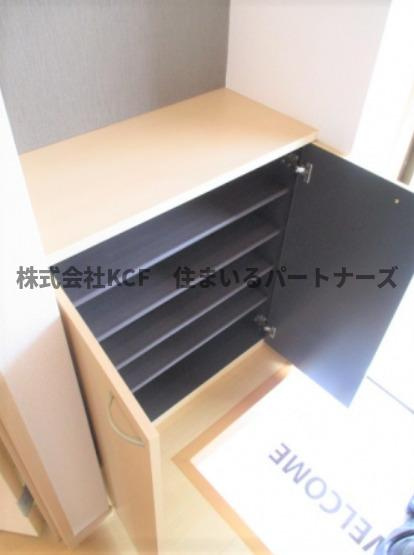 ハレアカラC棟の玄関|落ち着いた玄関です