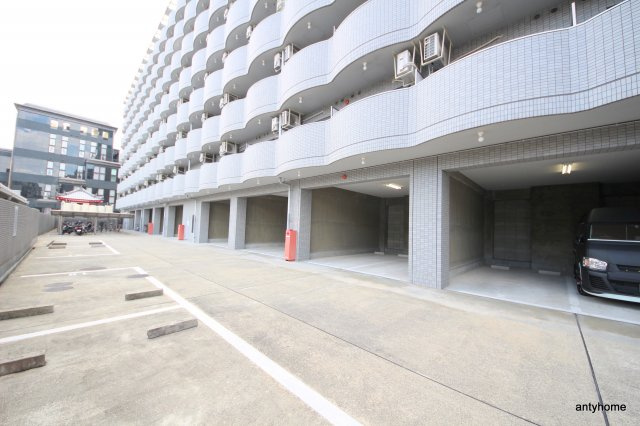 ノルデンハイムリバーサイド天神橋　仲介手数料無料の駐車場