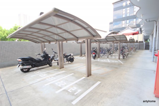 ノルデンハイムリバーサイド天神橋　仲介手数料無料の駐車場