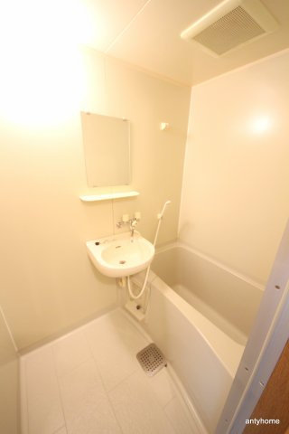 ノルデンハイムリバーサイド天神橋　仲介手数料無料の浴室