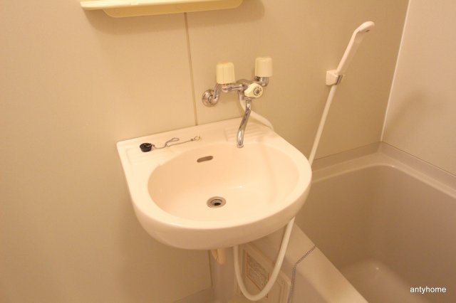 ノルデンハイムリバーサイド天神橋　仲介手数料無料の洗面所