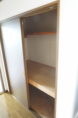 【収納】 | カサ・オンブレール | 廊下にも収納有で収納豊富