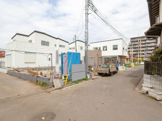 【前面道路含む現地写真】