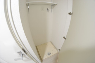 【セキュリティ】 | セレニテ梅田ルフレ | 明るい洗面所です
