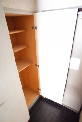 【その他共用部分】 | メゾンドアルカディア | 玄関収納☆イメージ写真