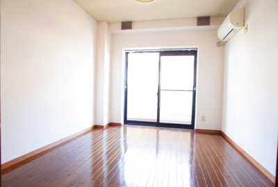 【居間・リビング】 | メゾンドアルカディア | 洋室☆イメージ写真