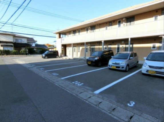 ALEX（アレックス）の駐車場