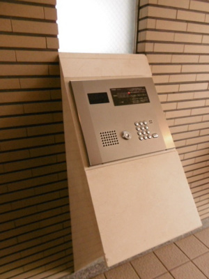 【エントランス】 | スペースシップ | オートロック