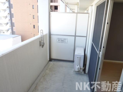 【バルコニー】 | エトワールフィラント（荒本賃貸） | 外からの目が気にならないバルコニーで洗濯物が干せます