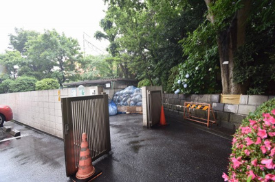【その他共用部分】 | 妙蓮寺ハウスA棟 | ゴミ置き場です。
管理人さんもいますので管理体制も充実しております。