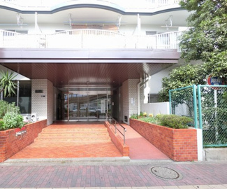 【エントランス】 | 京急本線「大森海岸」駅徒歩2分の好立地！JR京浜東北・根岸線「大森」駅徒歩10分の2路線2駅利用可能！