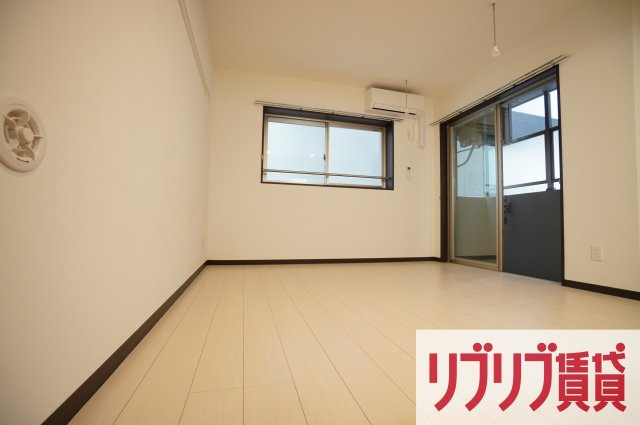 クラストガーデンⅢの居間・リビング