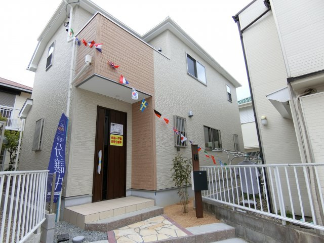 神戸市第9垂水区つつじが丘　新築戸建の外観|なかなかにかっこいい洋風住宅です