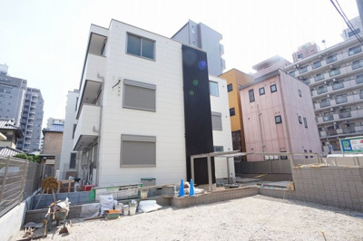 【外観】 | グリシーヌ | 3階建ての洗練されたヘーベルメゾンです
