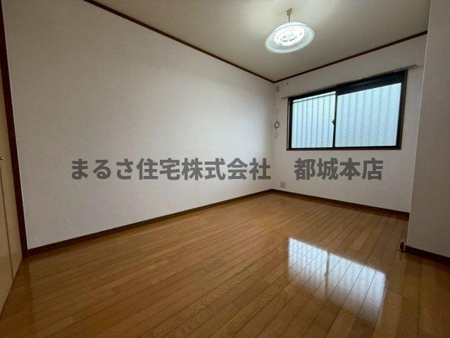 日の出マンションの洋室