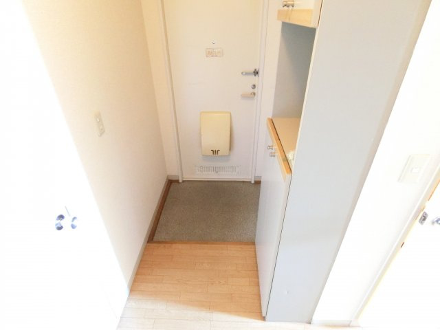 サニーハイツショウワの玄関|同物件別部屋イメージ写真