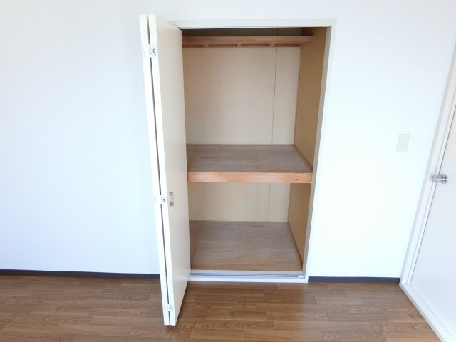 サニーハイツショウワの収納|同物件別部屋イメージ写真