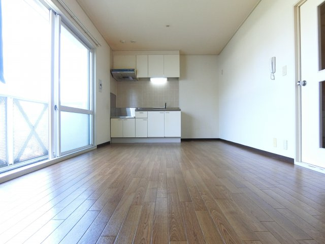 サニーハイツショウワの居間・リビング|同物件別部屋イメージ写真