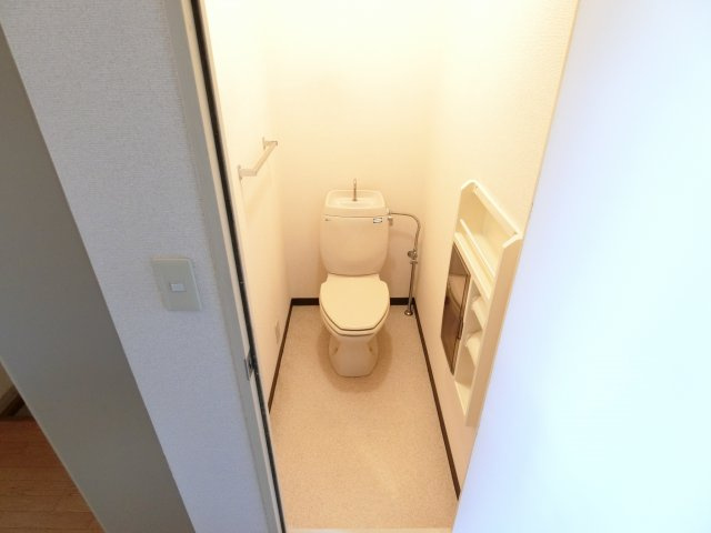 サニーハイツショウワのトイレ|同物件別部屋イメージ写真