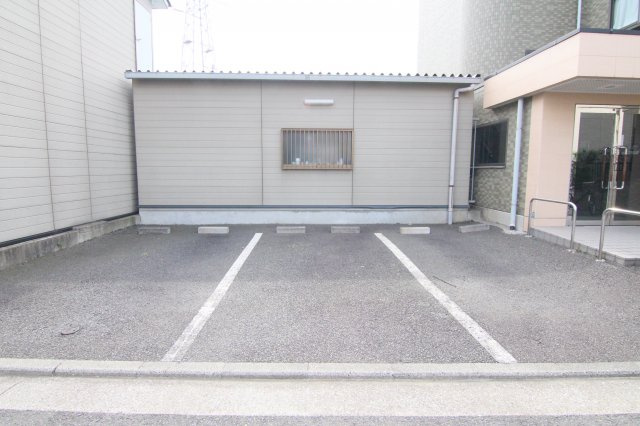 ピエドラ　リオの駐車場