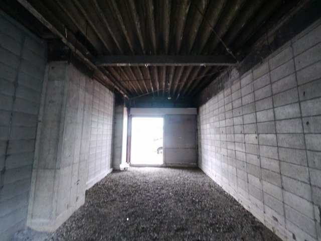 筒井高架下の内装